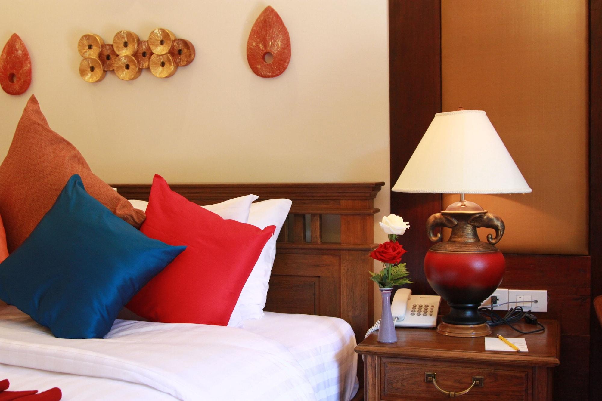 Viang Thapae Resort- SHA Extra Plus Chiang Mai Bagian luar foto