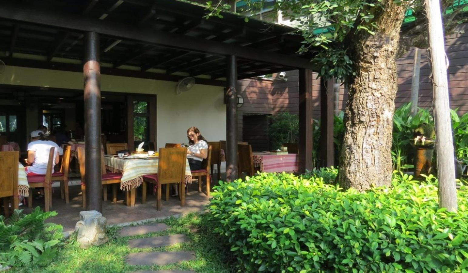 Viang Thapae Resort- SHA Extra Plus Chiang Mai Bagian luar foto